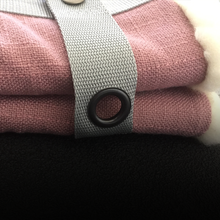 Load image into Gallery viewer, Vintage pink, stylish dog travel bed
